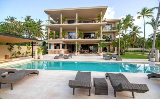 10 Rooms Beach House Fully Equipment For Sale!. 32000 Sl24-15008