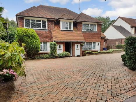 Detached House: For Sale In Chigwell