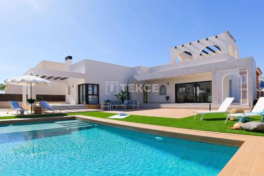 Elegant Detached Villas With Private Pools In Rojales
