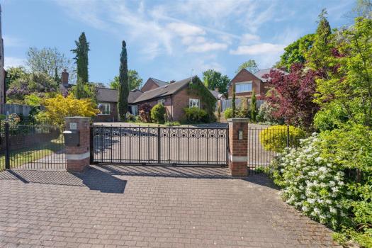 Detached Bungalow: For Sale In Simpson Simpson Milton Keynes