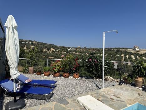 Charming Apartment With Shared Pool And Sea View