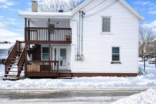 House For Sale, 369-371 Rue St-Jean (Farnham, Canada)