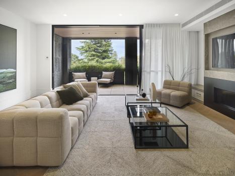 House-Like Proportions With Park-Front Living