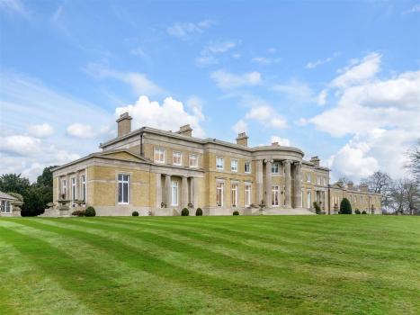 House: For Sale In Keston Greater London