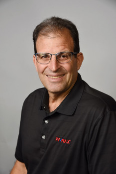 James Neipris profile photo